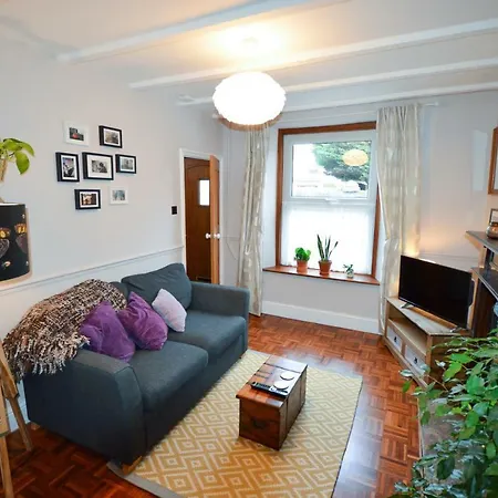 Daire Amazing 1 Bedroom House Near Fishponds