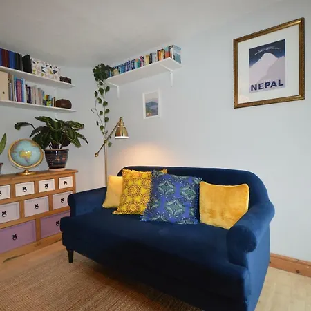Amazing 1 Bedroom House Near Fishponds *