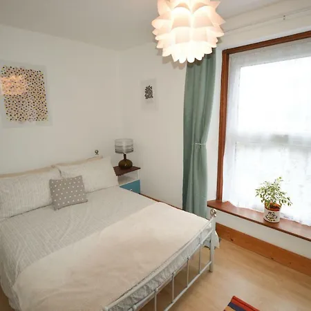 Amazing 1 Bedroom House Near Fishponds 公寓